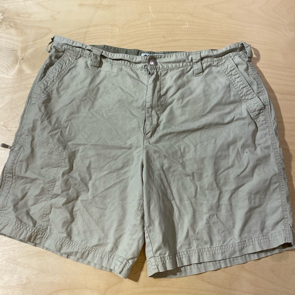 Columbia Shorts size 38 (BB)